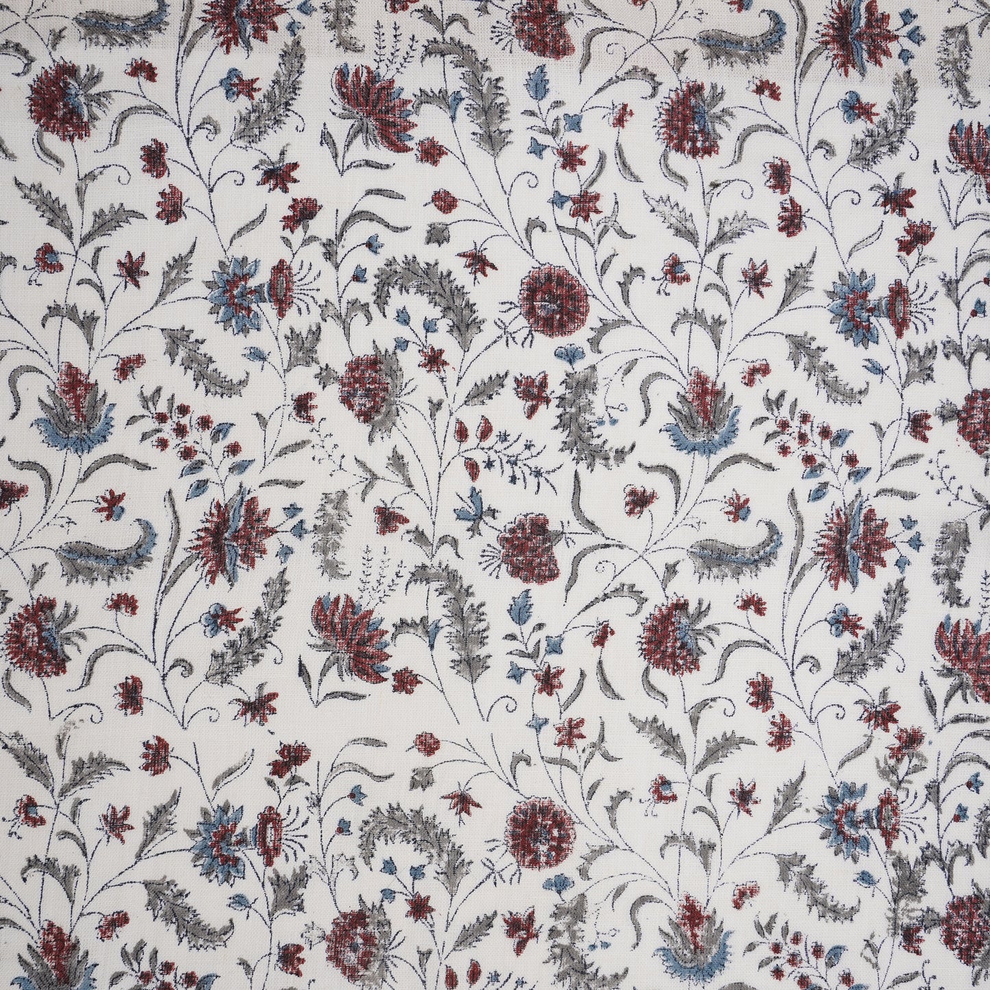 Celebrate the versatility of linen, from casual elegance to refined sophistication.