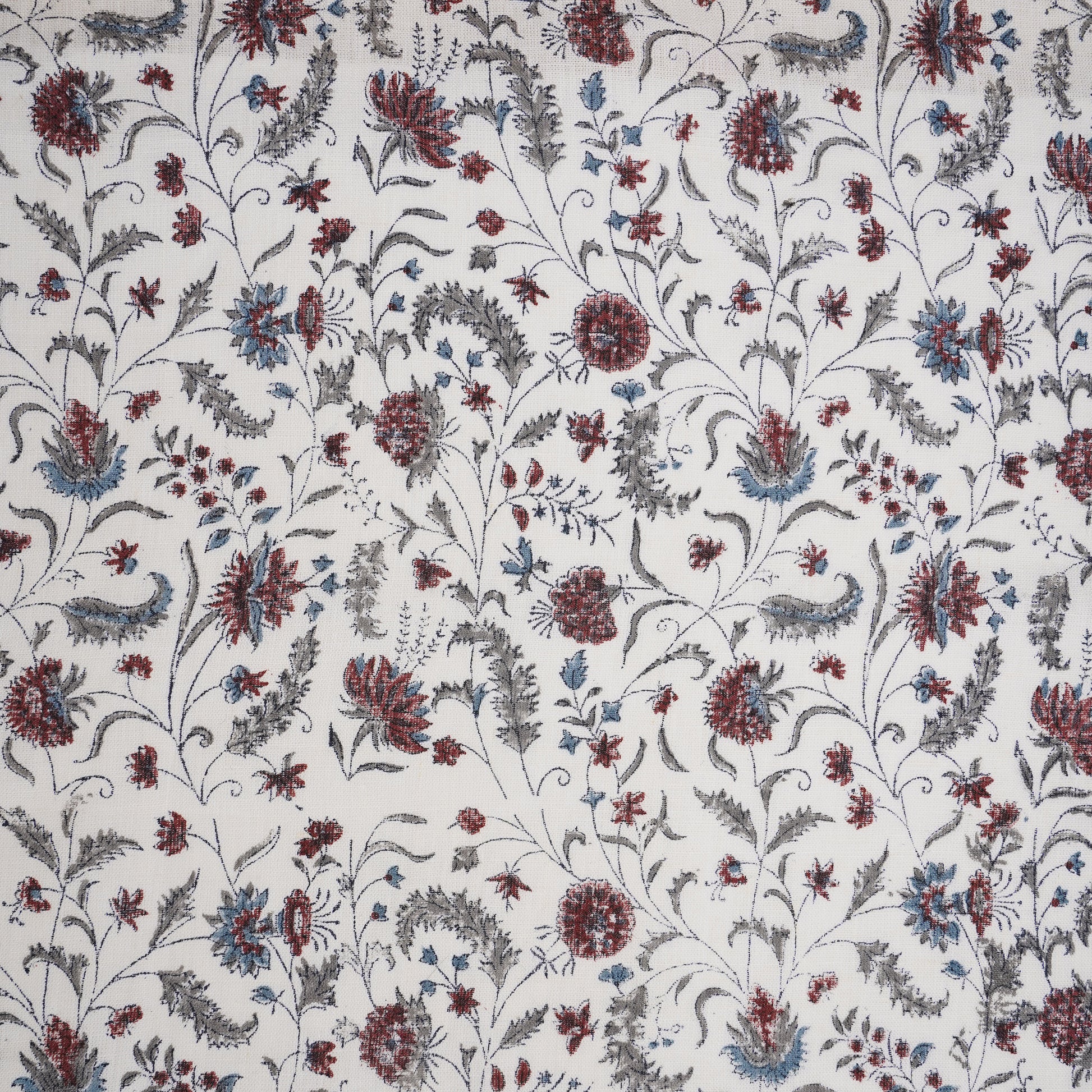 Celebrate the versatility of linen, from casual elegance to refined sophistication.